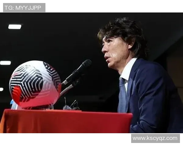 足球明星洪明甫的传奇人生与职业生涯回顾及对中国足球的影响分析