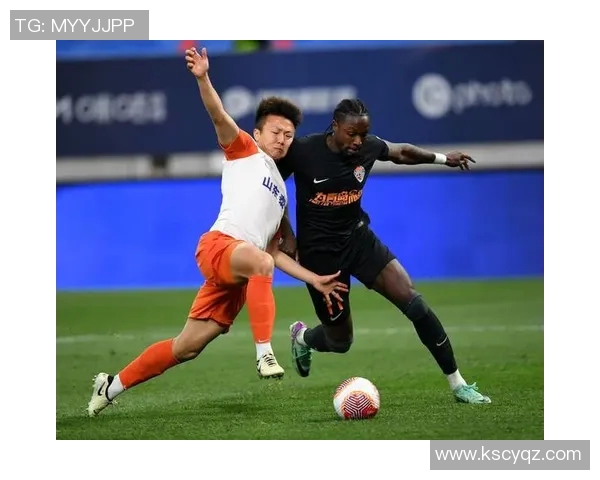 足球明星发声澄清比赛争议称对手并未犯规展现体育精神