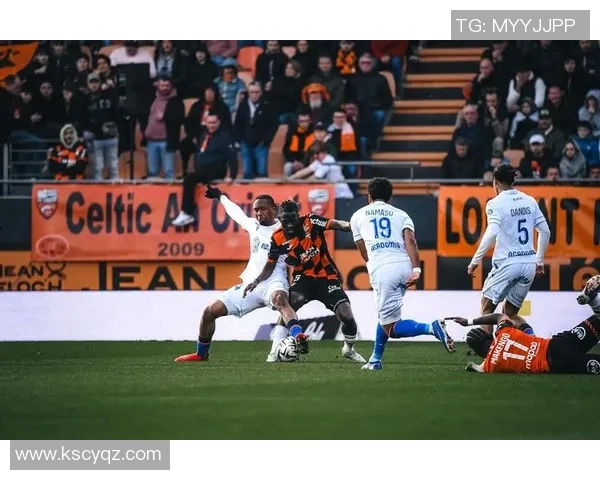 卡昂主场迎战格勒诺布尔争夺法乙联赛关键三分之战